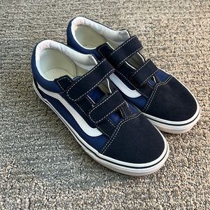 Vans Old Skool size 3 kids EUC only worn once.